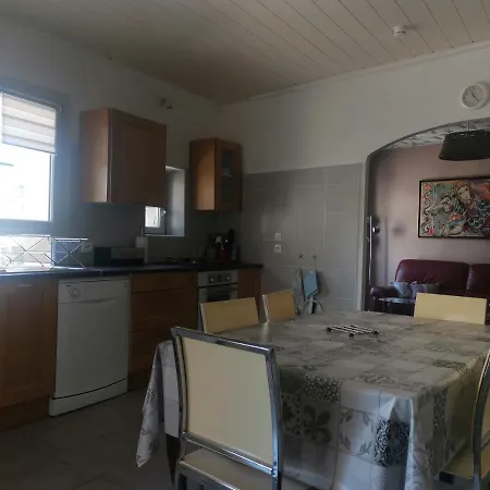 Maison De Ville à Pézenas. Сasa de vacaciones